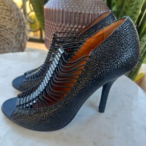 Givenchy Black Cage Peep Toe Leather Pumps Size EU 37.5 Great Condition!